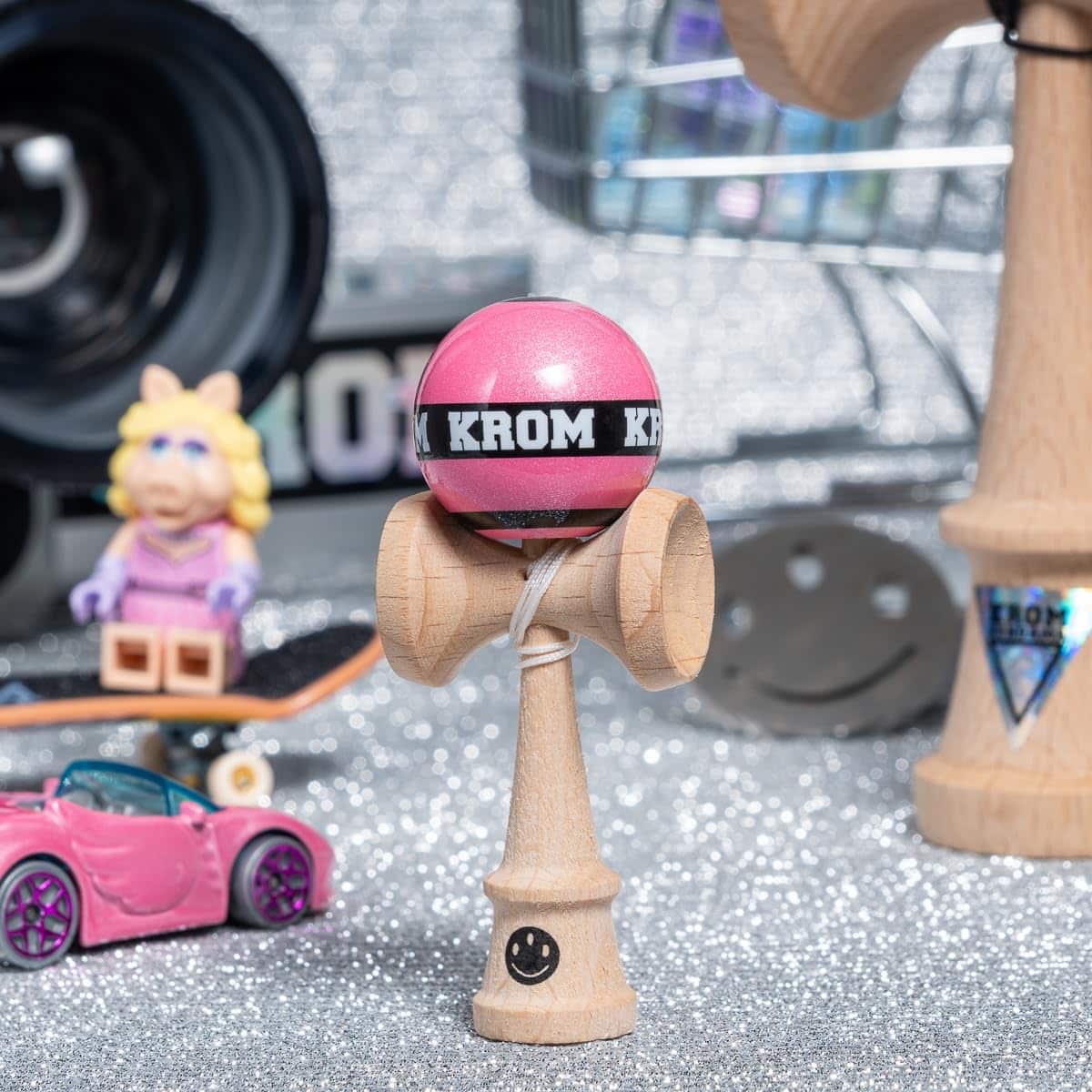 KROM MIKRO Pink — Kendama Mini | H2O Shop